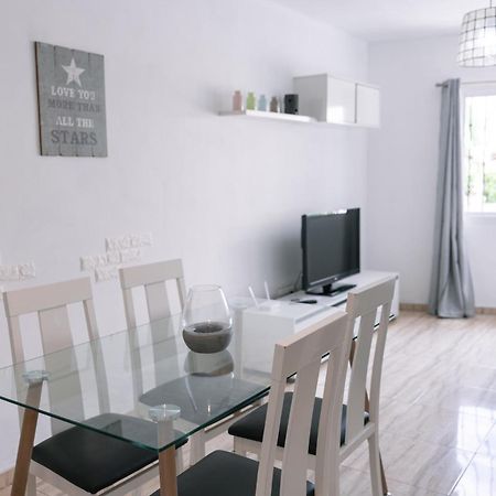 Dona Elena Apartment Фуeнхирола Екстериор снимка