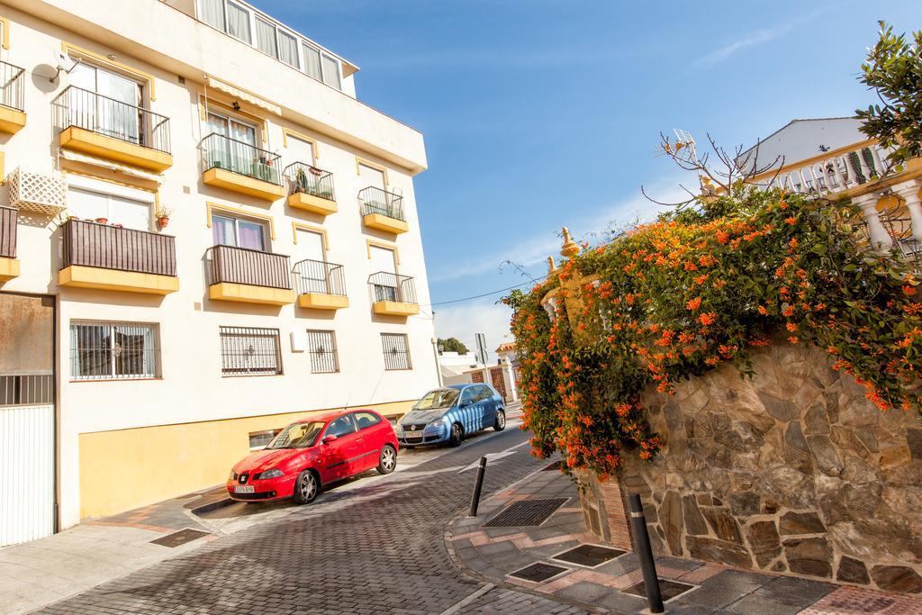 Dona Elena Apartment Фуeнхирола Екстериор снимка
