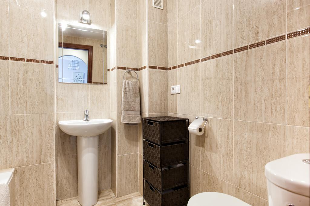 Dona Elena Apartment Фуeнхирола Екстериор снимка